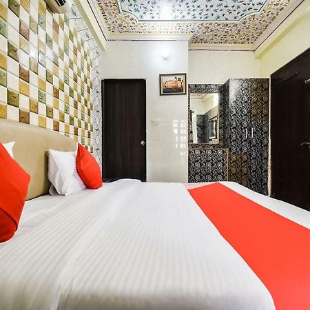 Oyo 48665 Kesar Palace Amer Exteriör bild