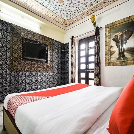 Oyo 48665 Kesar Palace Amer Exteriör bild