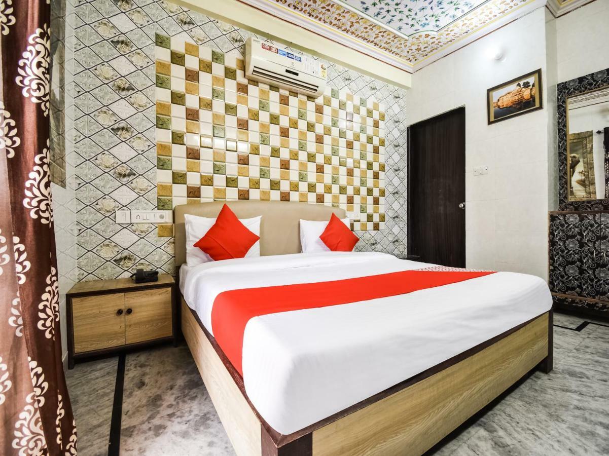 Oyo 48665 Kesar Palace Amer Exteriör bild