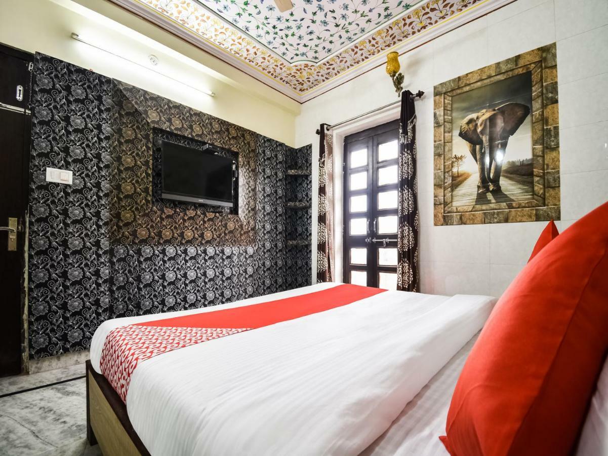Oyo 48665 Kesar Palace Amer Exteriör bild