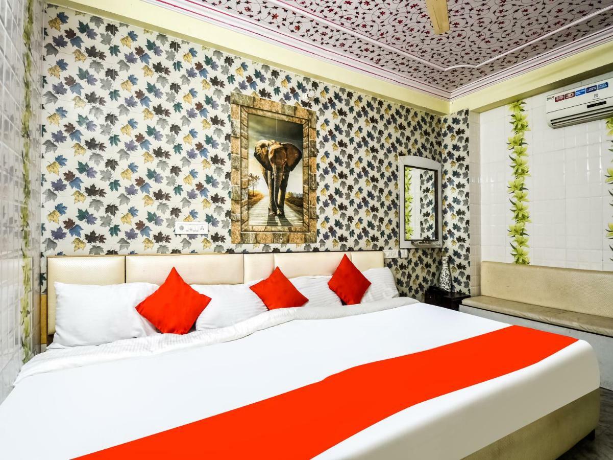 Oyo 48665 Kesar Palace Amer Exteriör bild