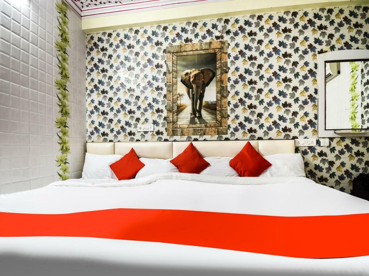 Oyo 48665 Kesar Palace Amer Exteriör bild
