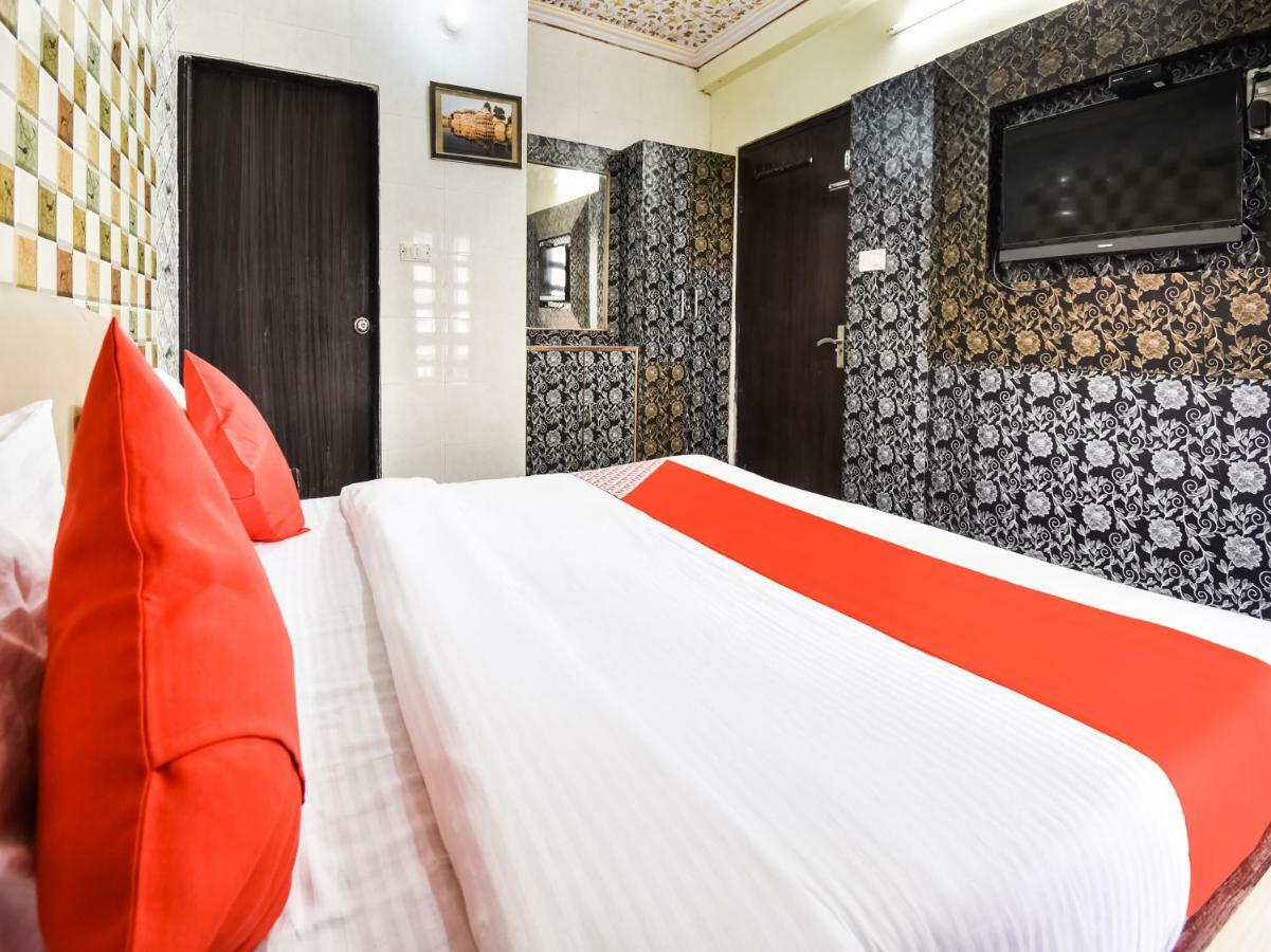 Oyo 48665 Kesar Palace Amer Exteriör bild