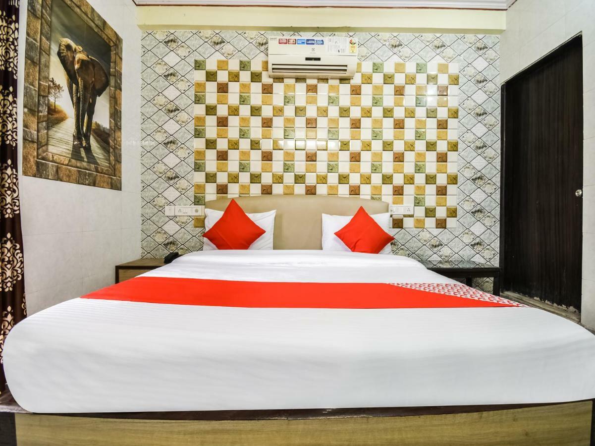 Oyo 48665 Kesar Palace Amer Exteriör bild