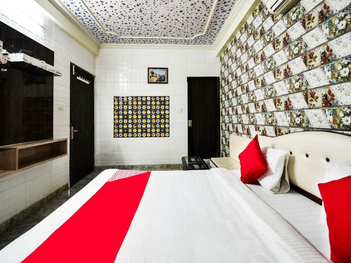 Oyo 48665 Kesar Palace Amer Exteriör bild