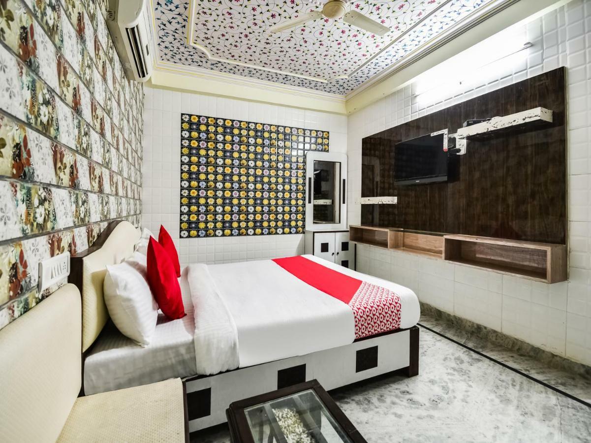 Oyo 48665 Kesar Palace Amer Exteriör bild