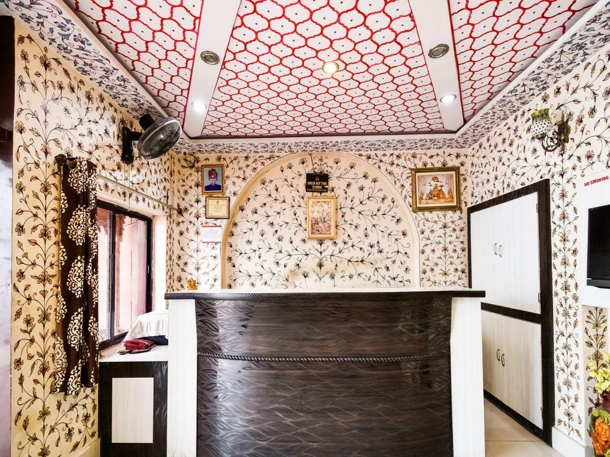 Oyo 48665 Kesar Palace Amer Exteriör bild