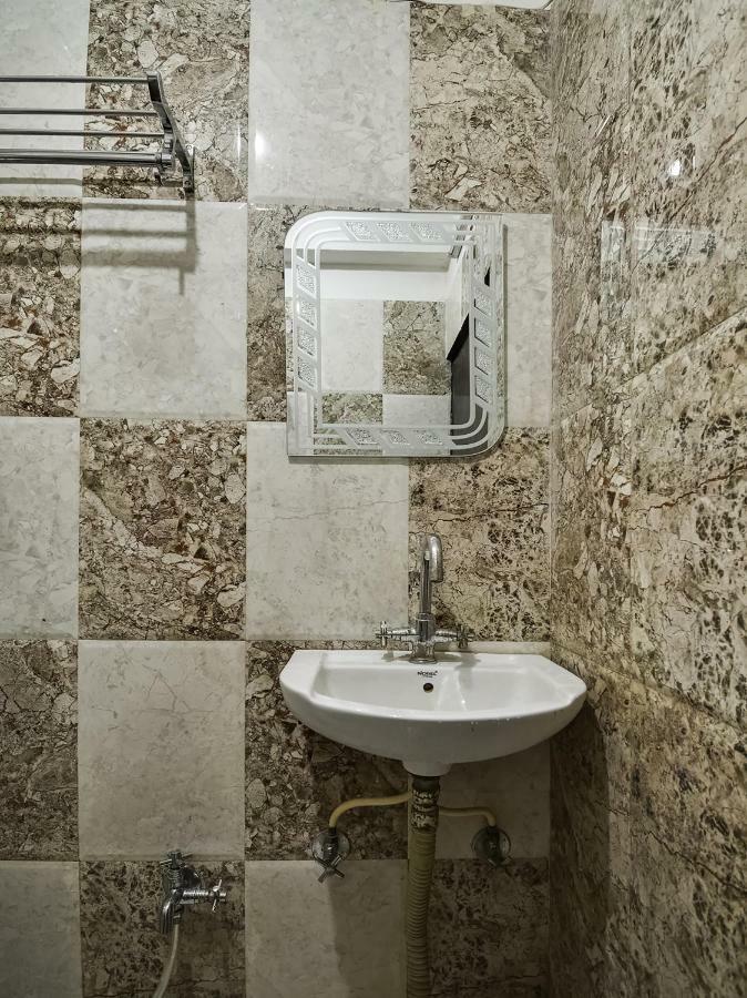 Oyo 48665 Kesar Palace Amer Exteriör bild