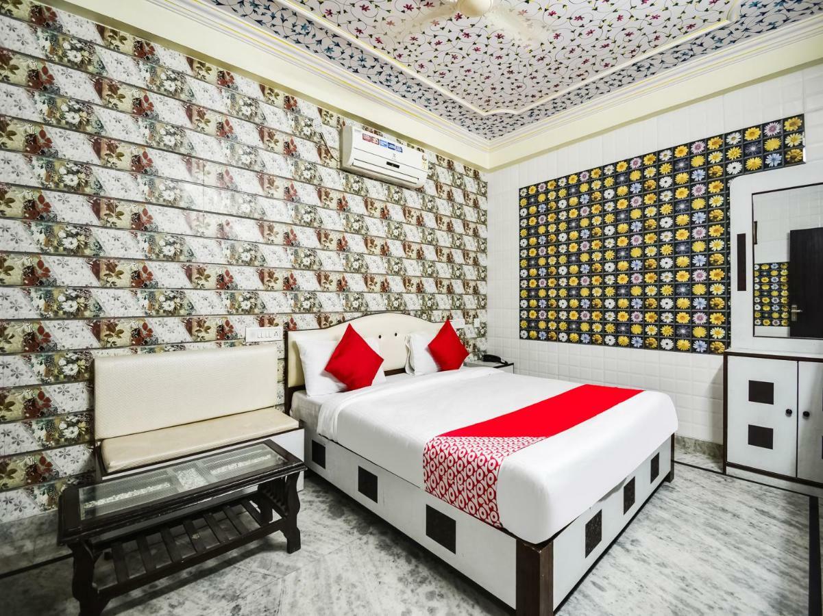 Oyo 48665 Kesar Palace Amer Exteriör bild