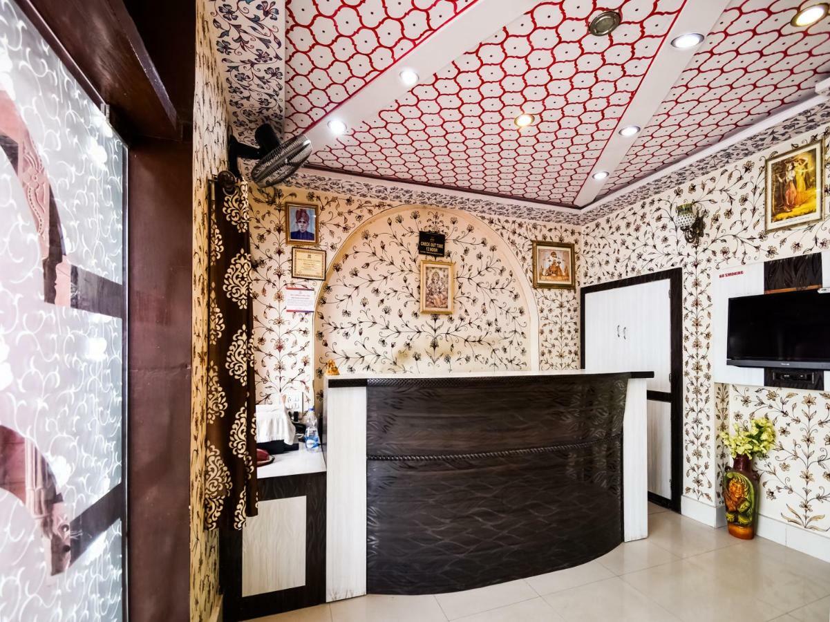 Oyo 48665 Kesar Palace Amer Exteriör bild