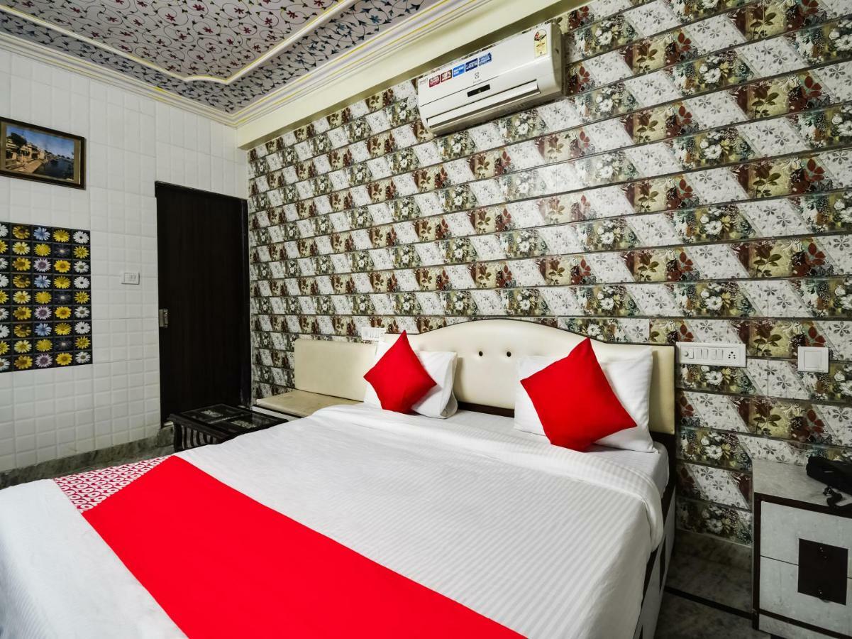 Oyo 48665 Kesar Palace Amer Exteriör bild