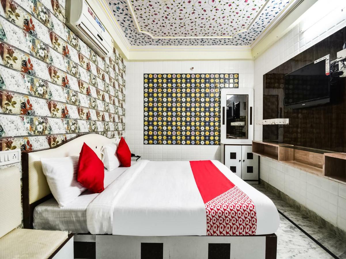 Oyo 48665 Kesar Palace Amer Exteriör bild